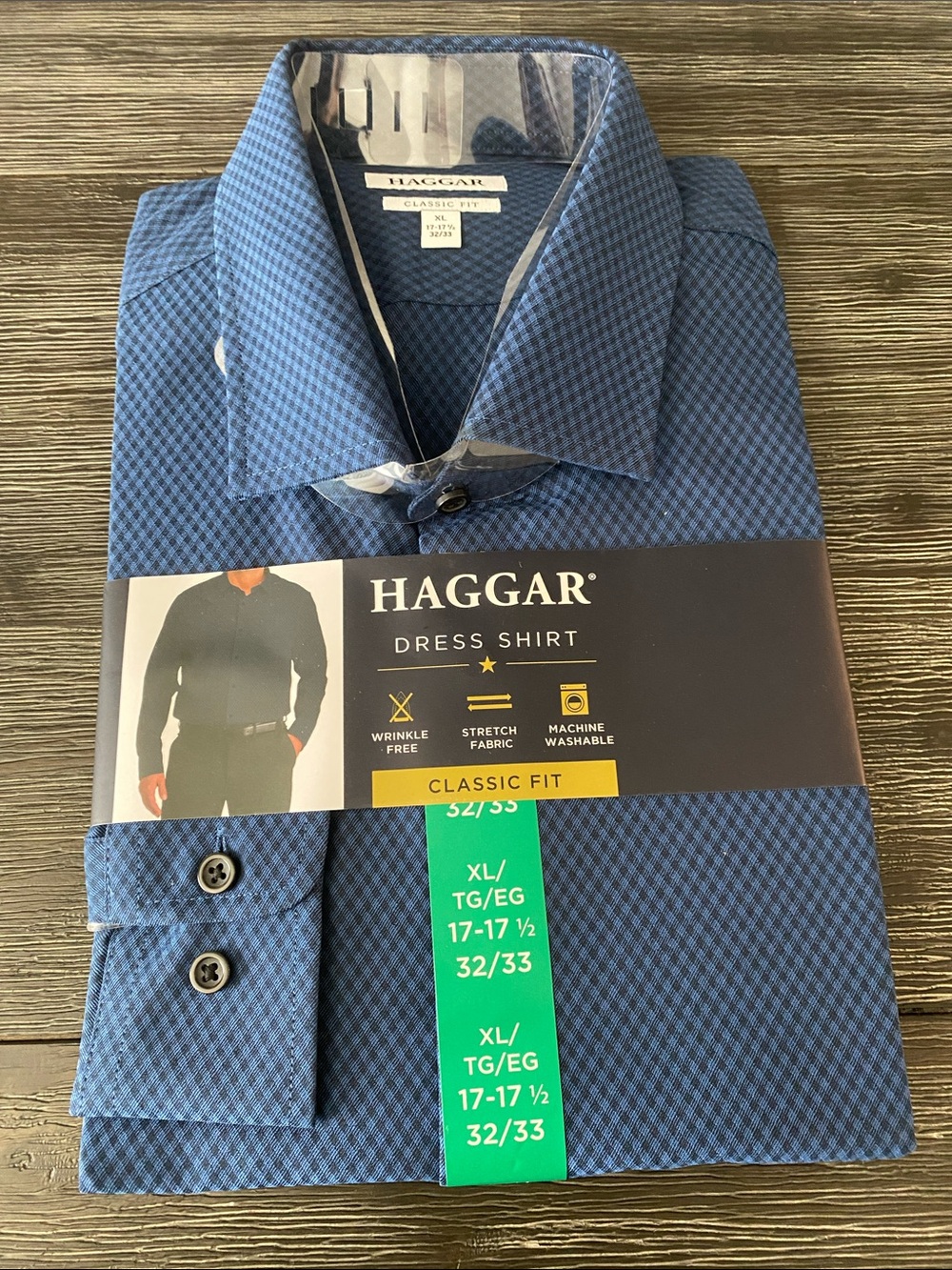 HAGGAR DRESS SHIRT CLASSIC FIT XL (17-17.5)- (32/33/) BLUE COLOR